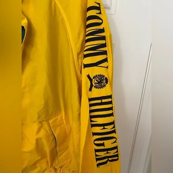 TOMMY HILFIGER VINTAGE Yellow Full Zip Hooded Windbreaker/Rain Coat in M…